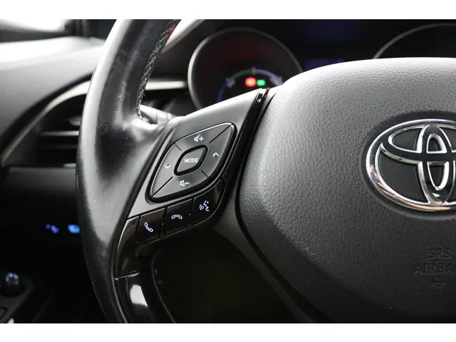 Toyota C-HR 1.8 Hybrid Executive 2017 Hybride Benzine 19