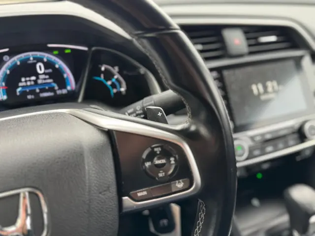 Honda Civic 1.5 i-VTEC Elegance Facelift. 2020 Benzine 26