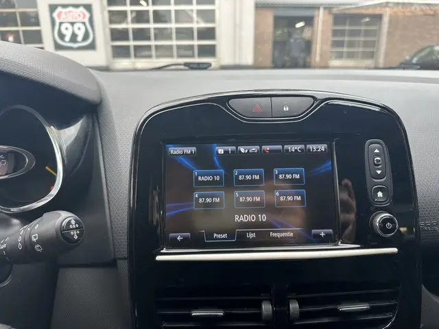 Renault Clio Estate 1.2 Dynamique 2015 Benzine 23