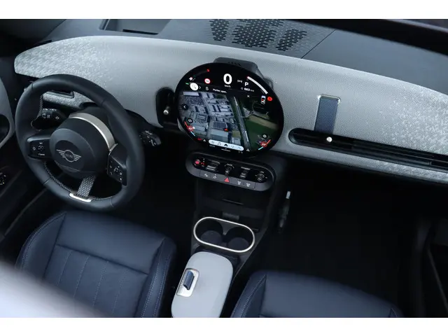 MINI 5-Deurs Cooper C 2024 Benzine 14