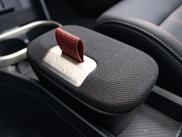MINI 5-Deurs S 2025 Benzine 28