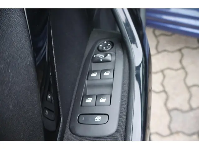 Peugeot 208 1.2 PureTech Allure 2015 Benzine 19