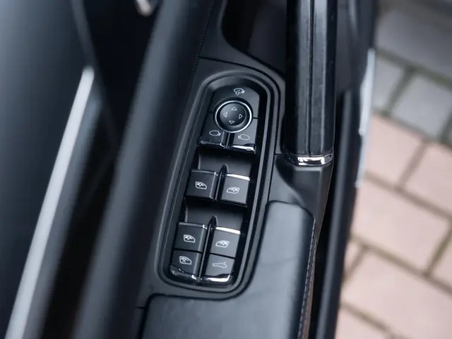 Porsche Cayenne 4.8 Turbo S 2015 Benzine 16