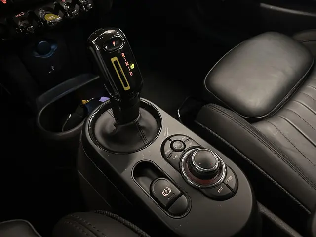 MINI Electric Mini Yours 33 kWh 136 pk 2022 Elektrisch 18