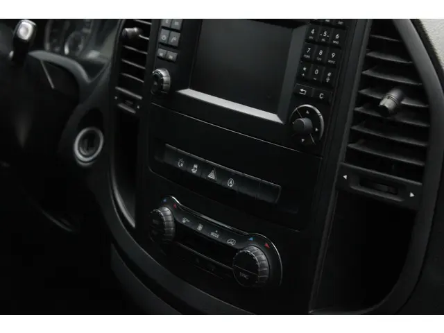 Mercedes-Benz Vito Bestel 114 CDI Lang 2015 Diesel 25