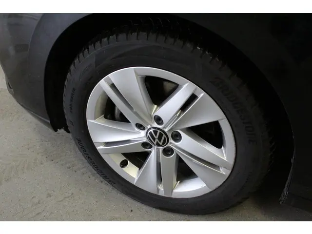 Volkswagen Golf Variant 1.0 TSI Life 2022 Benzine 4