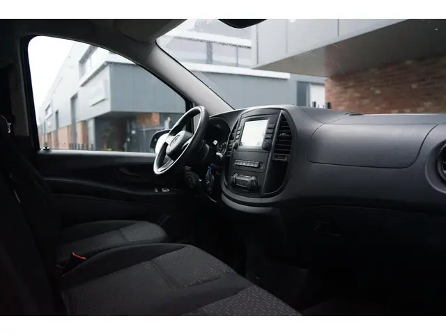 Mercedes-Benz Vito 119 CDI 4x4, Lang, 2021 Diesel 22