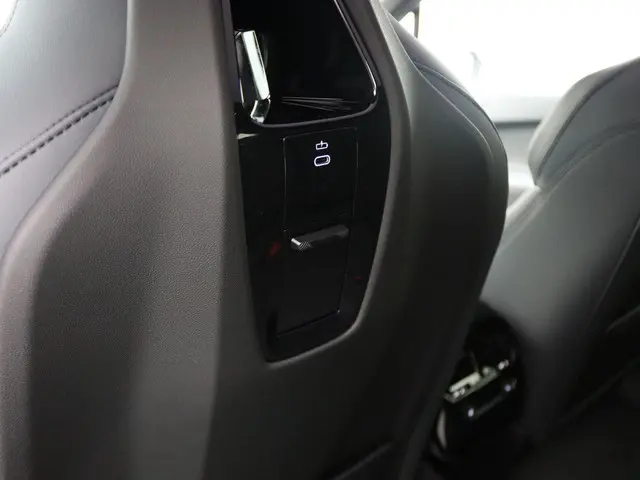 BMW iX xDrive60 2025 Elektrisch 15