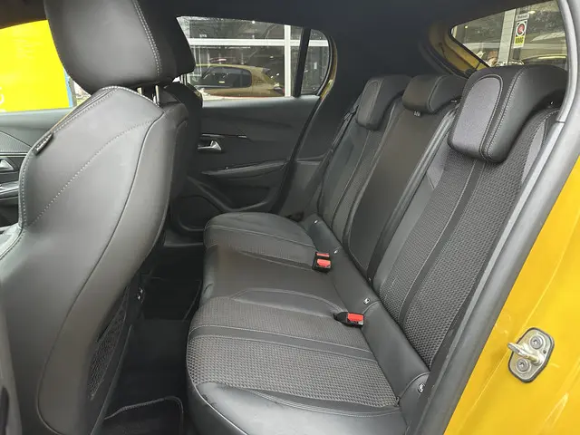 Peugeot 208 1.2 PureTech GT-Line 2020 Benzine 12