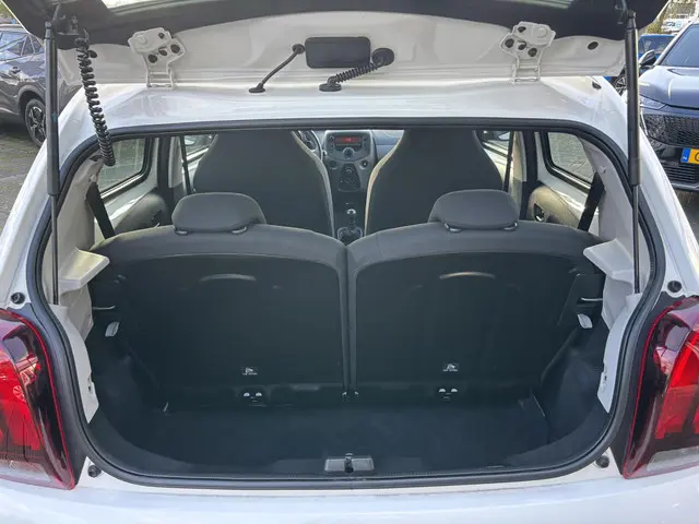 Peugeot 108 1.0 e-VTi Active 2019 Benzine 10