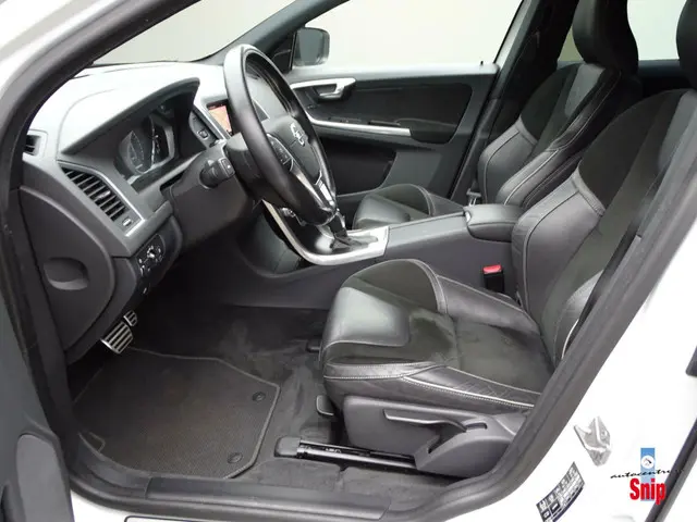 Volvo XC60 2.0 T5 R-Design Automaat. 2017 Benzine 14