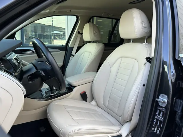 BMW X3 xDrive20i High Executive 2018 Benzine 7