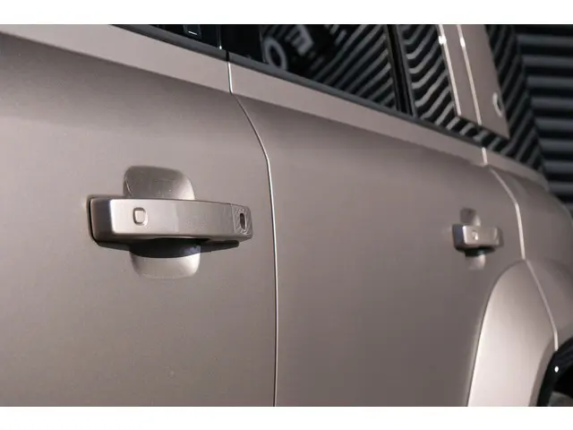 Land Rover Defender 110 4.4 P635 110 Octa 2025 Benzine 9
