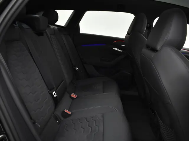 Audi A6 Avant e-tron S Edition 367pk 2025 Elektrisch 11
