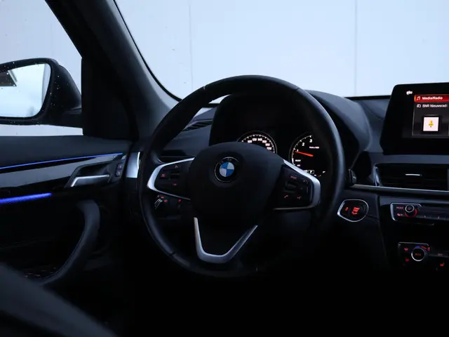 BMW X1 sDrive18i Business Edition Plus 2021 Benzine 19