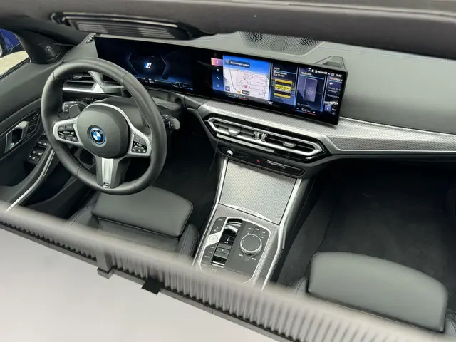 BMW 3 Serie Touring 330e xDrive 2024 Hybride Benzine 31