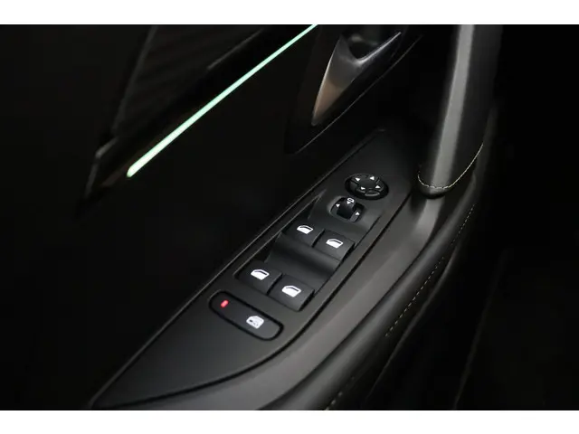 Peugeot 208 1.2 PureTech GT-Line 2020 Benzine 21