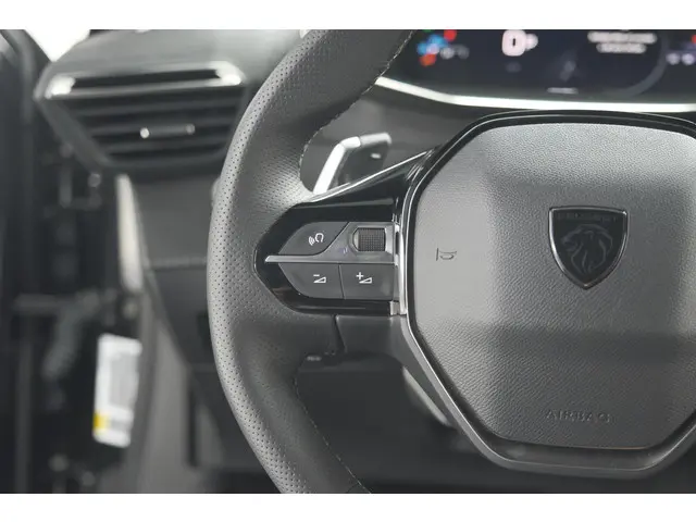 Peugeot 2008 PureTech 130 EAT8 GT 2024 Benzine 35