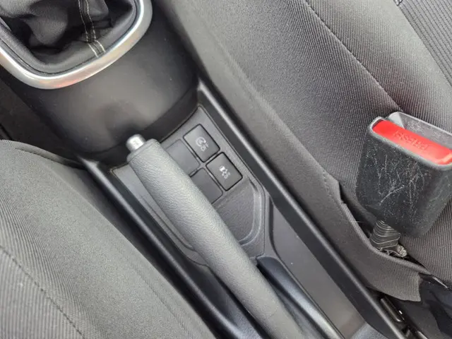 Toyota Yaris 1.0 VVT-i Aspiration 2015 Benzine 21