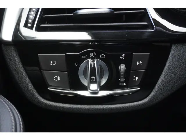 BMW 5 Serie Touring 520i 2018 Benzine 32