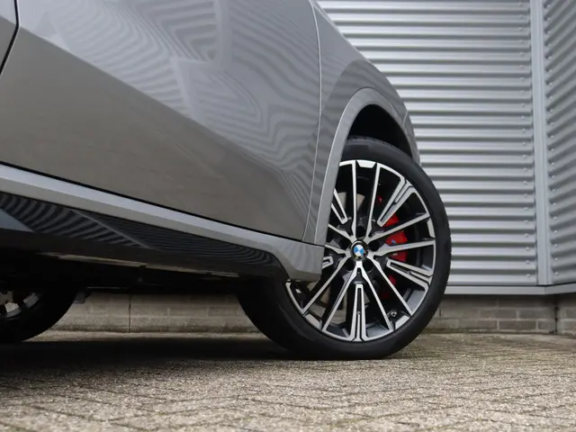 BMW X1 xDrive23i 2025 Benzine 7