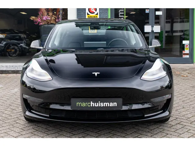 Tesla Model 3 Long Range AWD 75 kWh 2019 Elektrisch 4