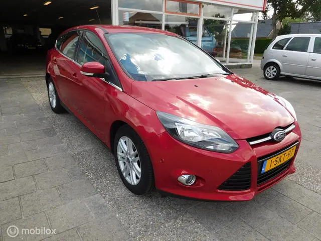 Ford Focus 1.0 EcoBoost Titanium 2013 Benzine 2