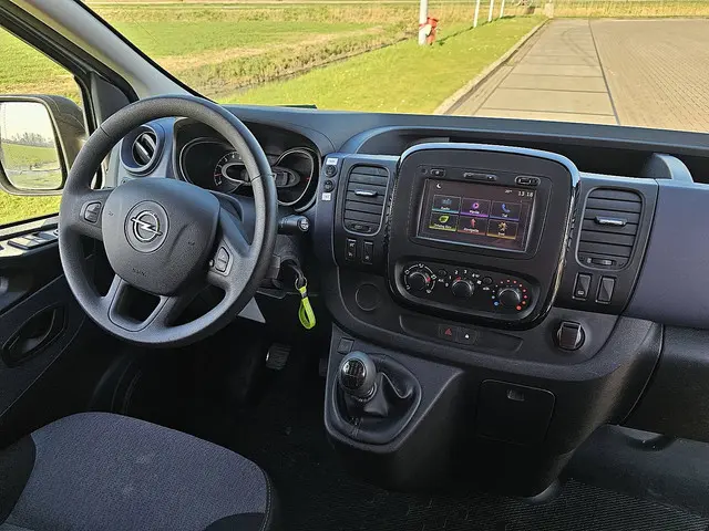 Opel Vivaro 1.6 2019 Diesel 8