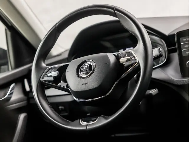 Škoda Kamiq 1.0 TSI Sport 2020 Benzine 17