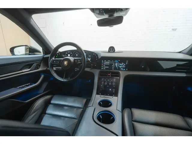 Porsche Taycan 4S Performance 84 kWh 2020 Elektrisch 16