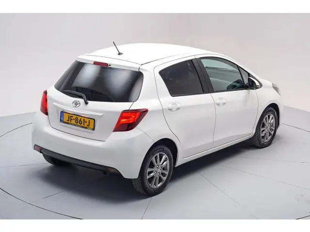 Toyota Yaris 1.3 VVT-i[5-Deurs Leder Navi] 2016 Benzine 13