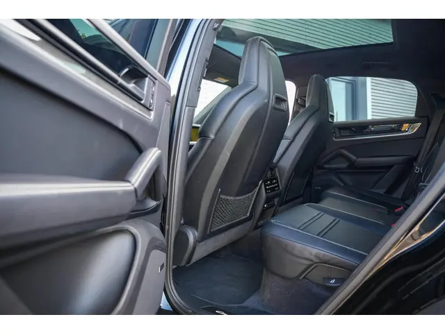 Porsche Cayenne Coupé 3.0 E-Hybrid 2024 Hybride Benzine 10