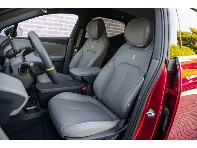 Lynk & Co 02 More 66 kWh 2025 Elektrisch 30