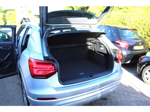 Audi Q2 1.0 TFSI #limited 2018 Benzine 6