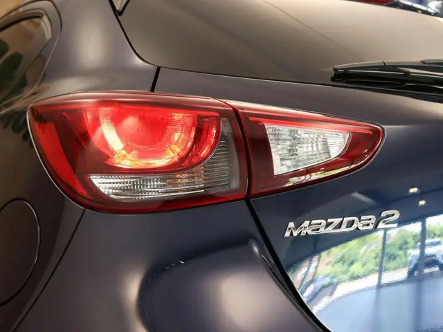 Mazda 2 1.5 Skyactiv-G SkyLease GT 2019 Benzine 38