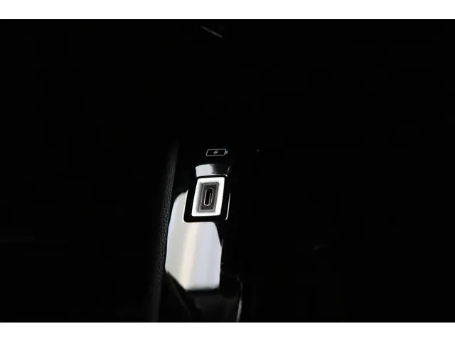 Peugeot 2008 1.2T Active Pack 2021 Benzine 25