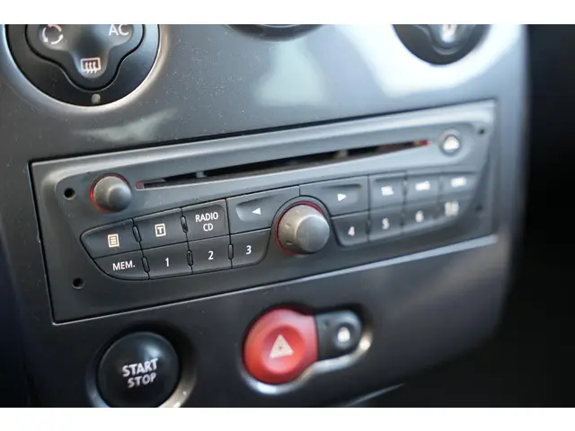 Renault Clio 2.0 RS 2013 Benzine 21