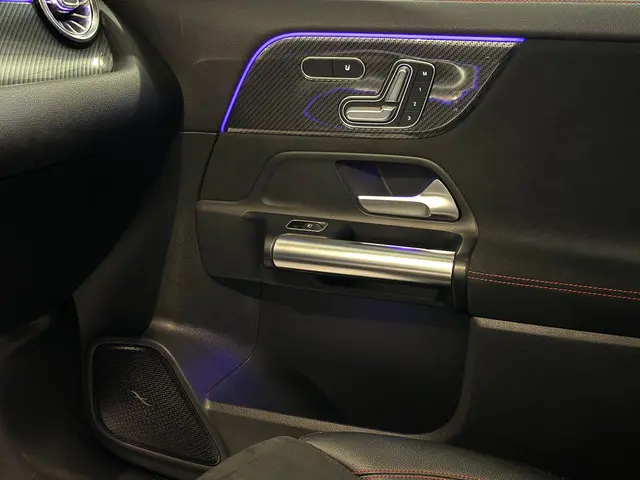 Mercedes-Benz GLA 200 AMG|PANO|SFEER|MEMORY 2021 Benzine 16