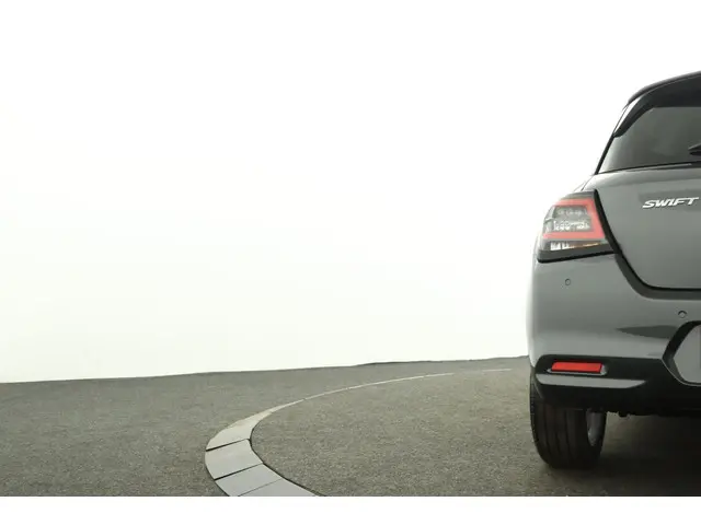 Suzuki Swift 1.2 Select Smart Hybrid 2025 Benzine 39