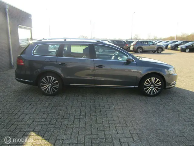 Volkswagen Passat Variant 1.8 TSI Highline 2012 Benzine 6