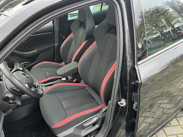 Škoda Kamiq 1.5 TSi DSG ACT Monte Carlo 2024 Benzine 9