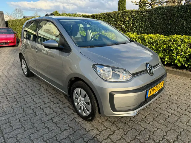 Volkswagen up! 1.0 BMT move up! 2019 Benzine 17