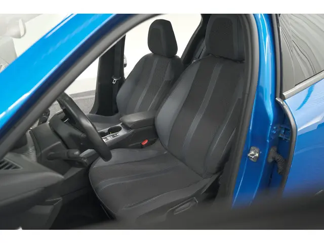 Peugeot 2008 PureTech 130 Allure 2020 Benzine 27