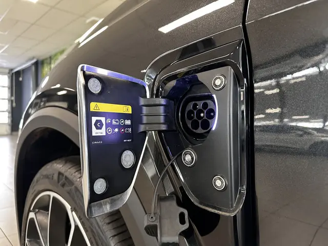 Lynk & Co 01 1.5 2024 Hybride Benzine 36