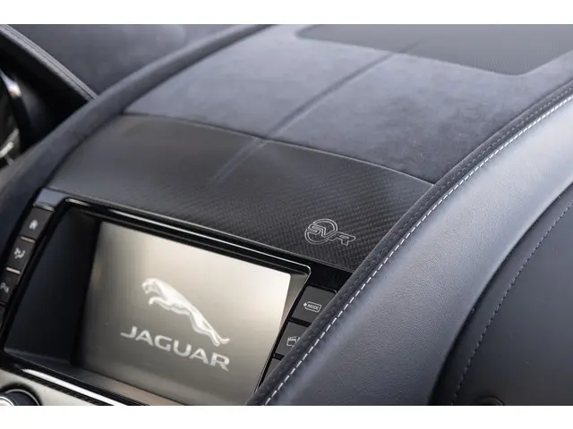 Jaguar F-Type 5.0 V8 SVR Coupé AWD 2016 Benzine 29