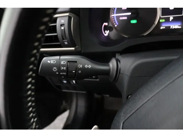 Lexus IS 300h Hybrid Business Line 2018 Hybride Benzine 27