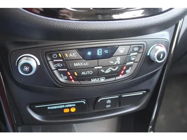 Ford B-MAX 1.0 EcoBoost 120 PK Titanium 2012 Benzine 18