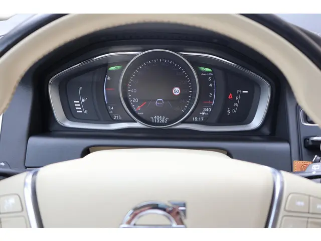 Volvo XC60 T5 FWD Summum 2015 Benzine 35