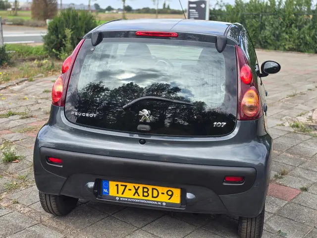 Peugeot 107 1.0 Active AIRCO 5DRS NAP 2012 Benzine 6