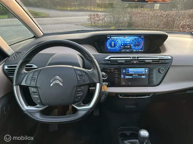Citroën C4 Picasso 1.2 PureTech Intensive 2016 Benzine 7